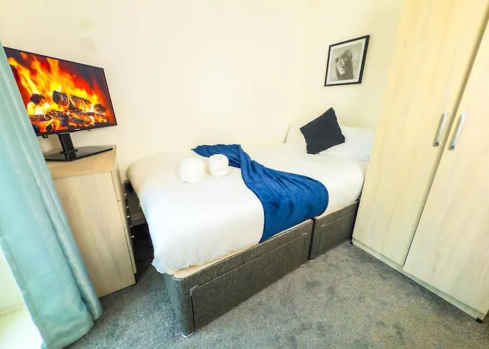 Modern 5 Bedroom By Altoluxoexperience Short Lets & Serviced With Free Wifi & Parking Bristol