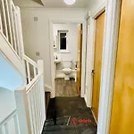 Modern 5 Bedroom By Altoluxoexperience Short Lets & Serviced With Free Wifi & Parking 펜션