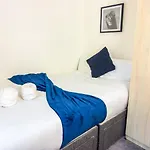 Modern 5 Bedroom By Altoluxoexperience Short Lets & Serviced With Free Wifi & Parking Holiday home