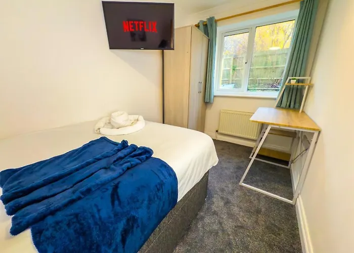 Casa de Férias Modern 5 Bedroom By Altoluxoexperience Short Lets & Serviced With Free Wifi & Parking