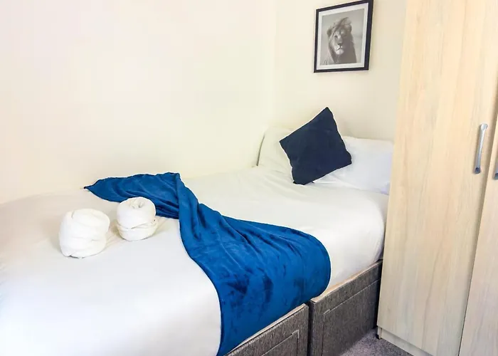 Modern 5 Bedroom By Altoluxoexperience Short Lets & Serviced With Free Wifi & Parking Casa de Férias