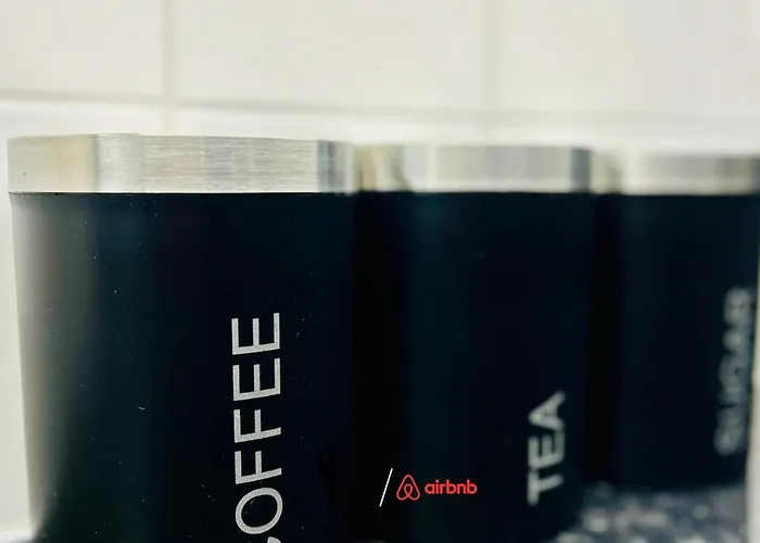 Modern 5 Bedroom By Altoluxoexperience Short Lets & Serviced With Free Wifi & Parking