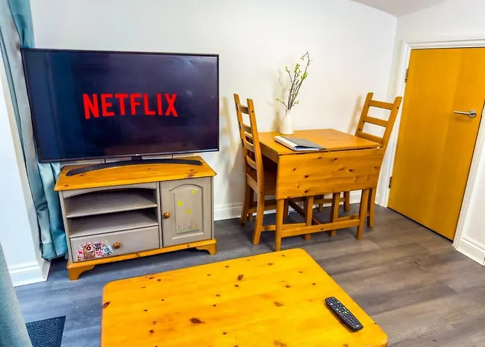 Modern 5 Bedroom By Altoluxoexperience Short Lets & Serviced With Free Wifi & Parking Casa de Férias