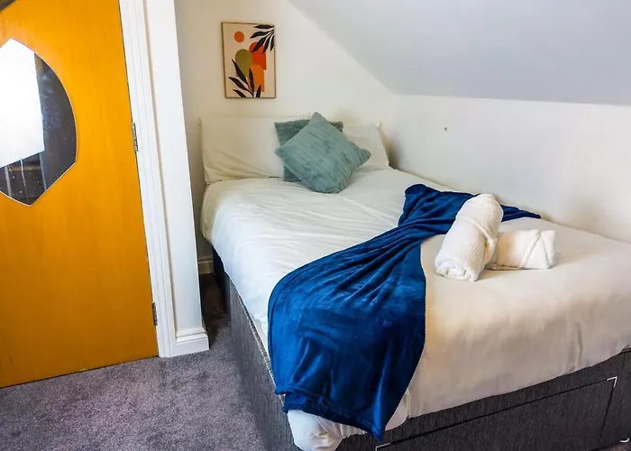 Modern 5 Bedroom By Altoluxoexperience Short Lets & Serviced With Free Wifi & Parking Casa vacanze *