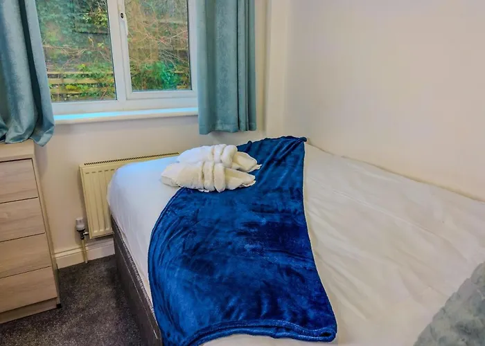 Modern 5 Bedroom By Altoluxoexperience Short Lets & Serviced With Free Wifi & Parking Bristol