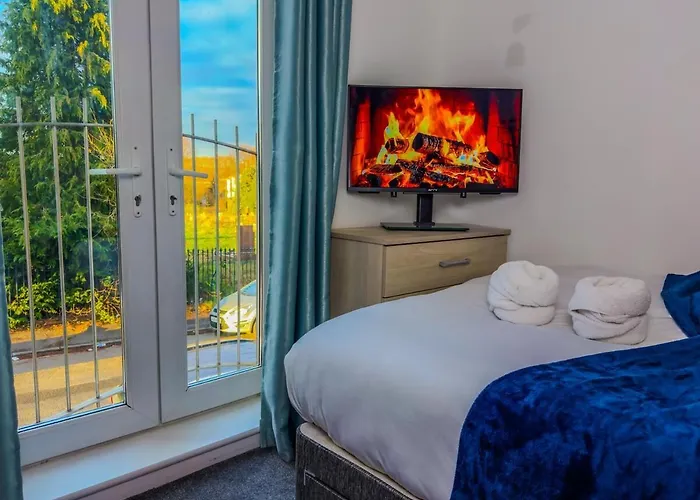 Modern 5 Bedroom By Altoluxoexperience Short Lets & Serviced With Free Wifi & Parking *