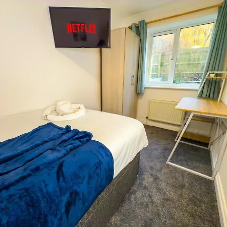 Vakantiehuis Modern 5 Bedroom By Altoluxoexperience Short Lets & Serviced With Free Wifi & Parking