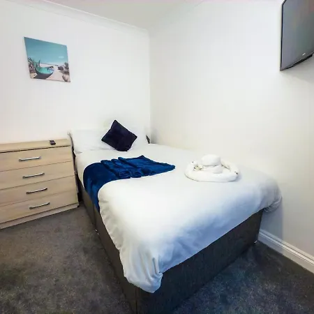 Modern 5 Bedroom By Altoluxoexperience Short Lets & Serviced With Free Wifi & Parking