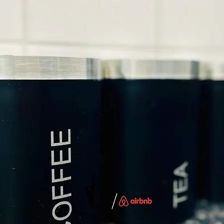 Modern 5 Bedroom By Altoluxoexperience Short Lets & Serviced With Free Wifi & Parking