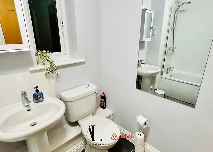 Modern 5 Bedroom By Altoluxoexperience Short Lets & Serviced With Free Wifi & Parking Bristol