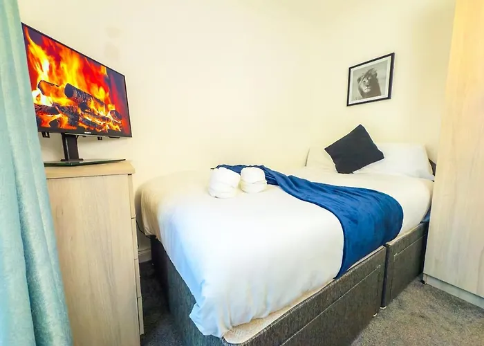 Vakantiehuis Modern 5 Bedroom By Altoluxoexperience Short Lets & Serviced With Free Wifi & Parking