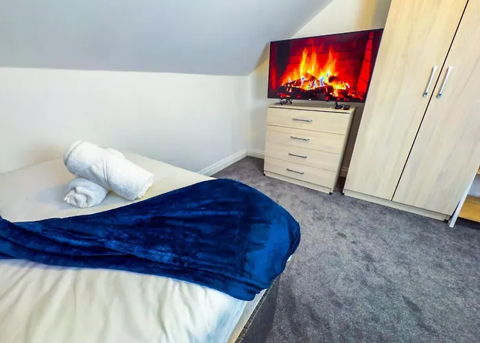 Modern 5 Bedroom By Altoluxoexperience Short Lets & Serviced With Free Wifi & Parking Vakantiehuis *